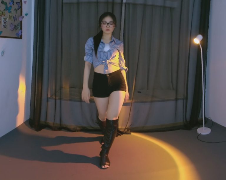 辣椒2024 10190011 SexyBack 3D VR 180 8K