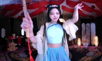 免费VR视频下载 狸妖妖 蓝裙汉服 桃花伞